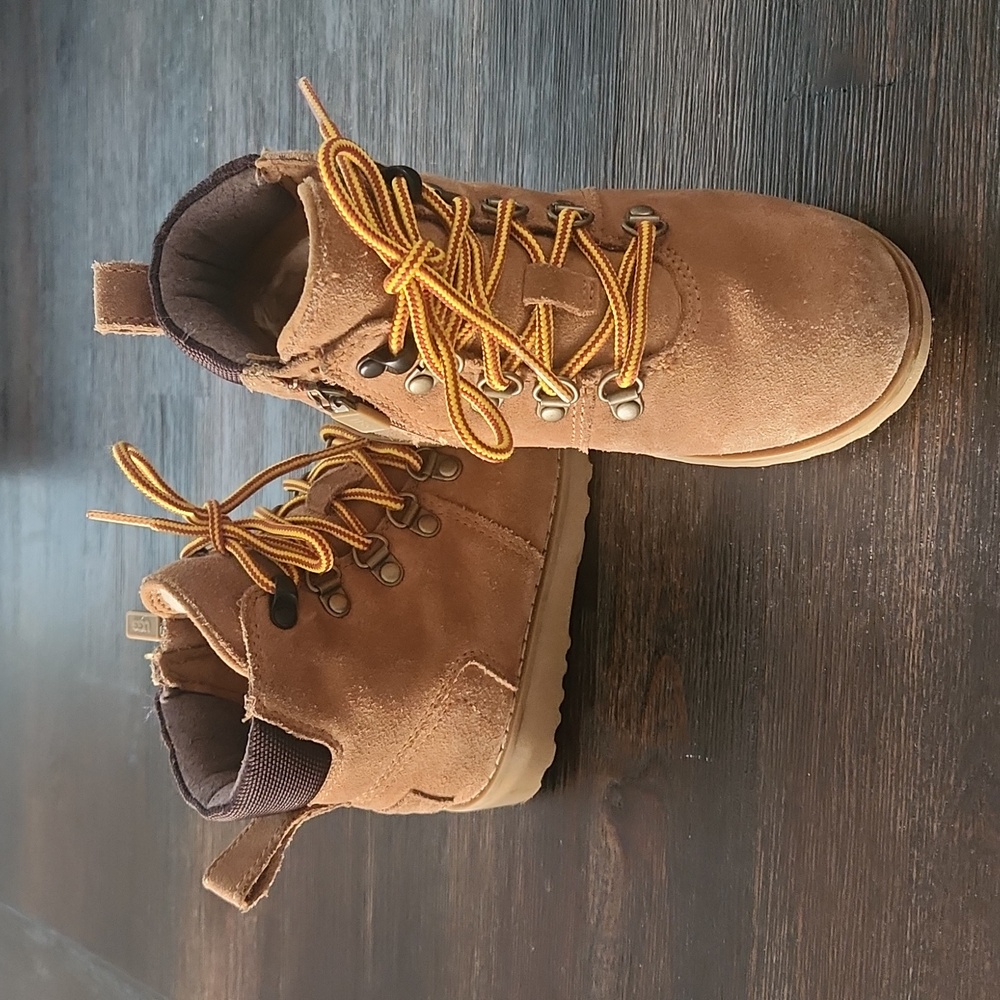 UGG BOOTS! Toddler Size 11
